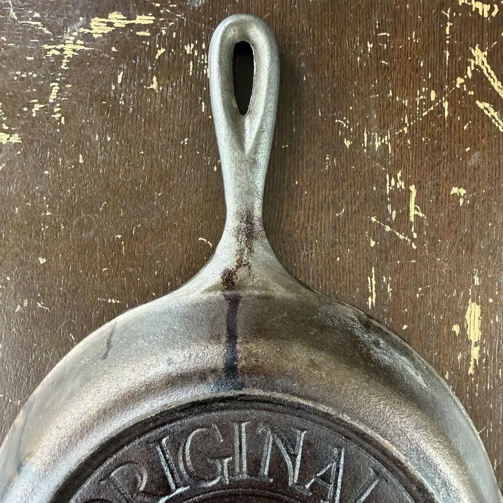 Vintage Cracker Barrel 8” Cast Iron Skillet Old Country Store Lodge Original